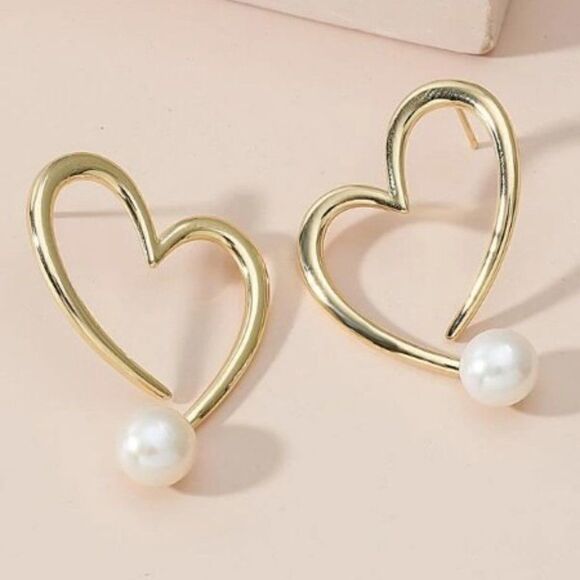 GOLD PEARL ABSTRACT HEART EARRINGS - Picture 1 of 3